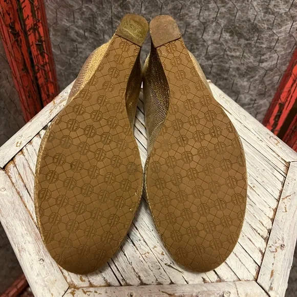 Lily Pulitzer Resort Chic Wedge - Picture 4 of 6